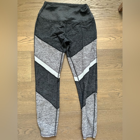 ALO Yoga Pants - Alo Yoga legging. Size M